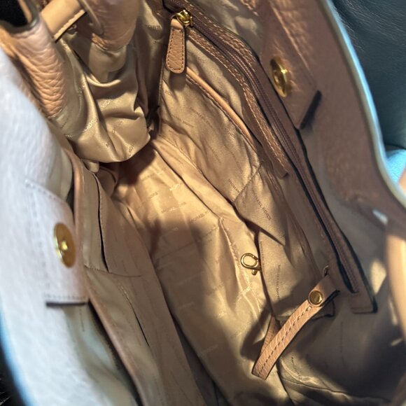 Michael Kors Dalia Large Shoulder bag in Fawn Pink - Picture 9 of 10